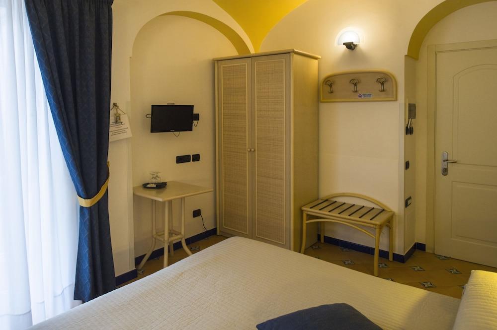 Hotel Bellevue 3*