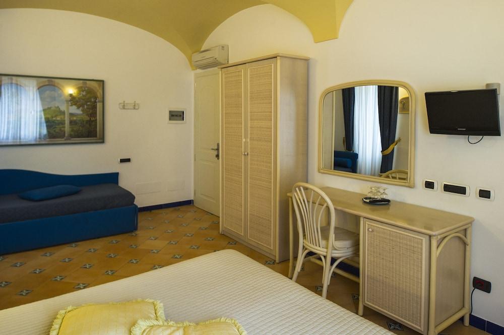 Bellevue Hotel 3*